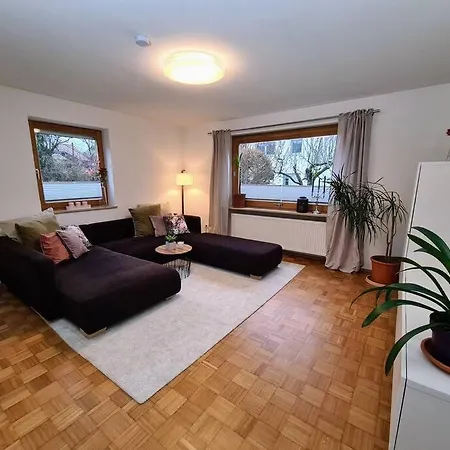 아파트 Seenahe Gartenwohnung In Schondorf 숀도르프 암 아메르제